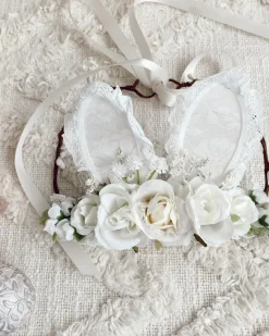 Rosie Mae Bunny Ears Floral Garland - White